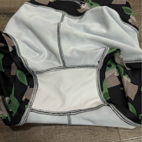 United Lifters NWOT High Waisted  Baby Yoda Shorts - Picture 4 of 4